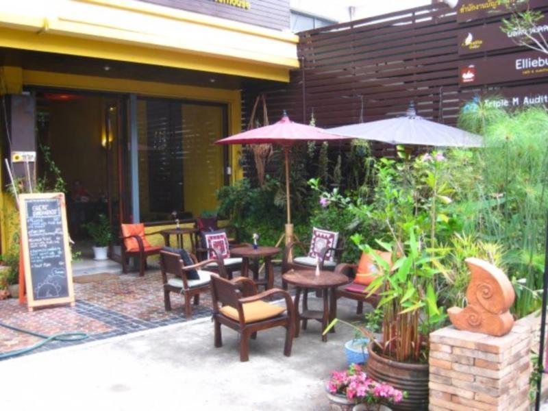 Elliebum Cafe & Guesthouse Chiang Mai Exterior photo